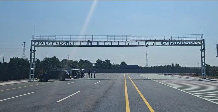 Motorway ETC Camera System Gantry Road Sign Structure